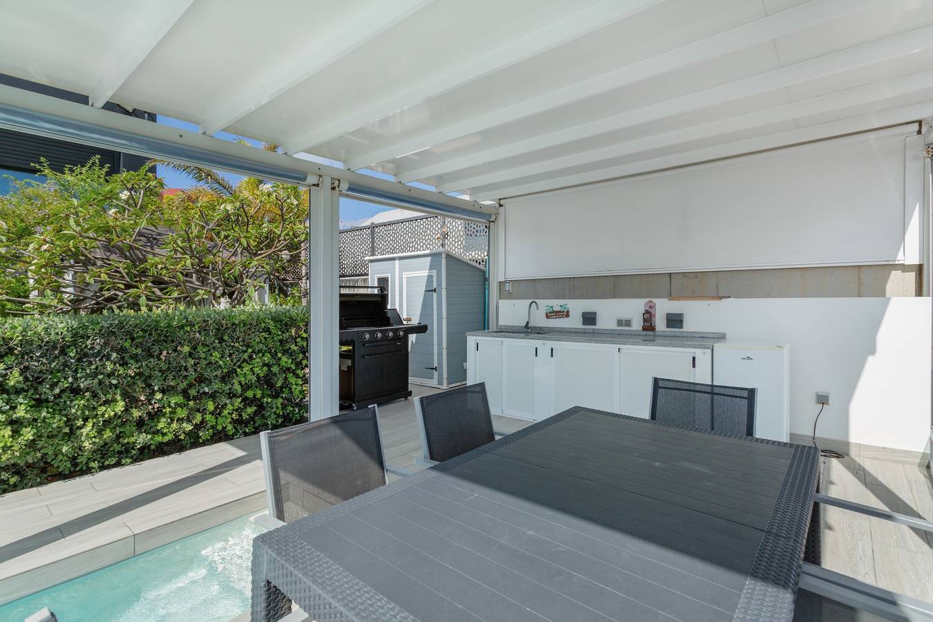 Apartamento entero, Vacaciones 'Heaven Ocin' con vistas al mar, Wi-Fi y aire acondicionado in La Majadilla, Telde
