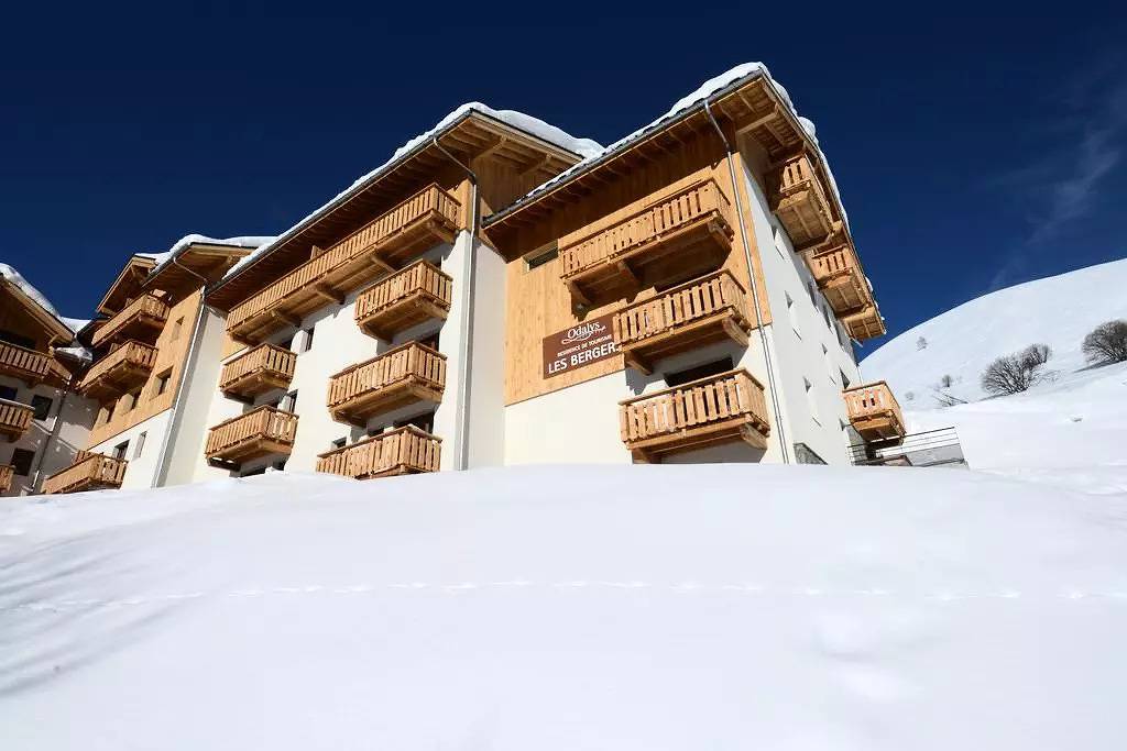 Entire apartment, 2 Rooms 4/5 People in Saint-Sorlin-d'Arves, Saint-Jean-de-Maurienne region