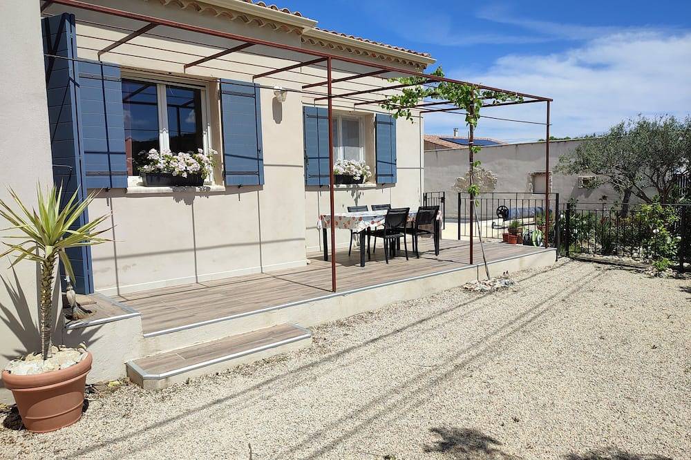 Maison avec piscine au coeur des vignes in Tavel, Région de Nîmes