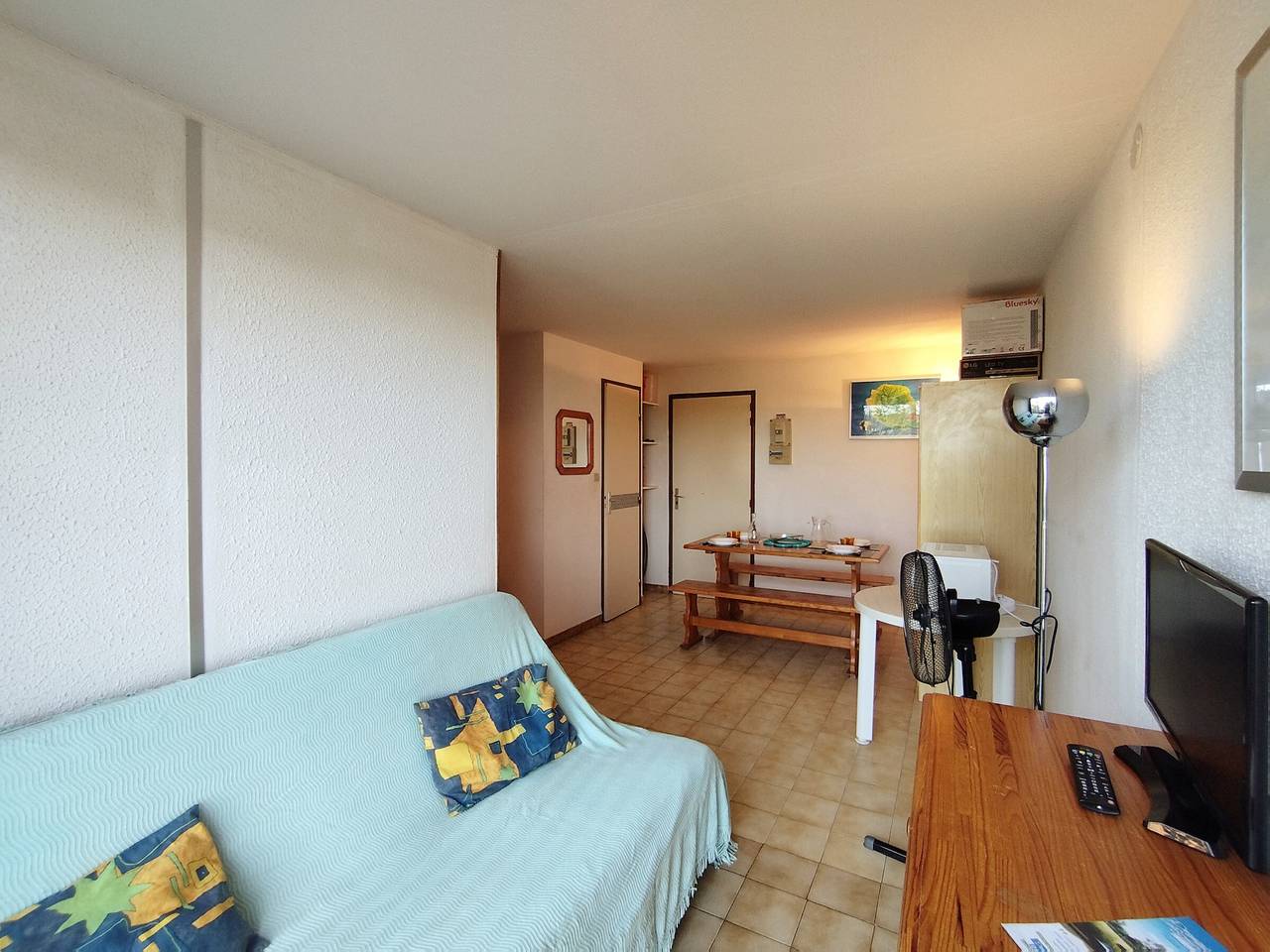 Appartement entier, T2 avec piscine, tennis & parking - Proche plage - 3/4 pers in Saint Pierre la Mer, Fleury