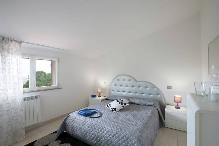 Gîte pour 4 personnes, avec jardin ainsi que piscine et terrasse, animaux acceptés à Tavullia - 2