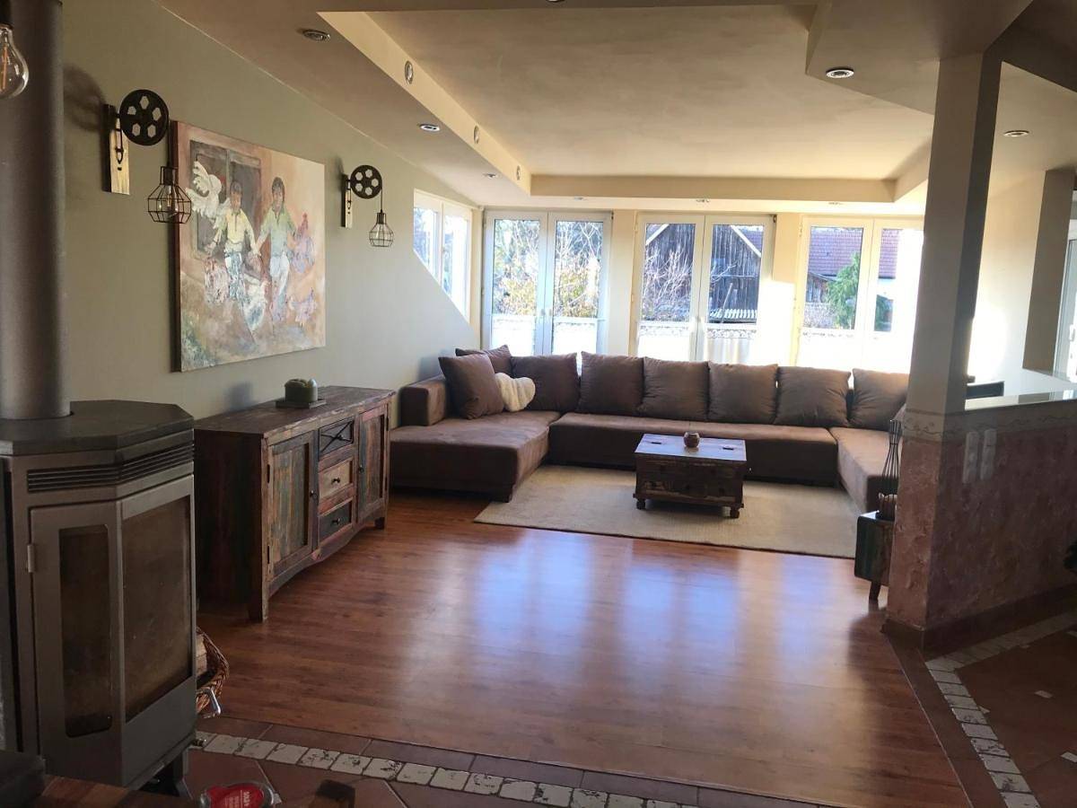 Ganze Wohnung, Helle, offene Dachgeschosswohnung mit Terrasse in Bezirk Oberpullendorf