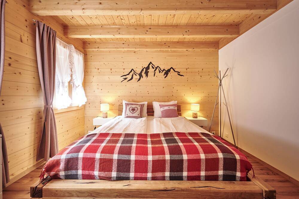 Chalet Lauterbrunnen: Beautiful 3-bedroom Chalet in Lauterbrunnen in Lauterbrunnen, Grindelwald und Umgebung