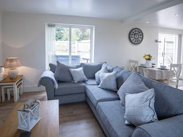 Log Cabin for 2 People in Fulletby, Lincolnshire Wolds AONB, Photo 2