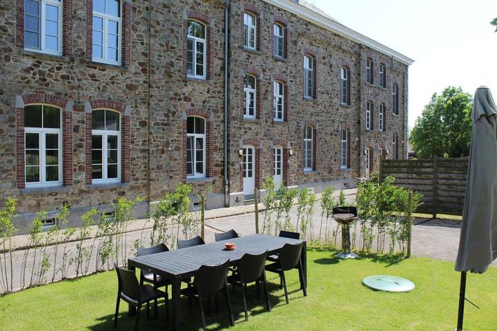 Maison de vacances pour 8 personnes, avec Jacuzzi et Terrasse ainsi que Jardin et Sauna à Stoumont