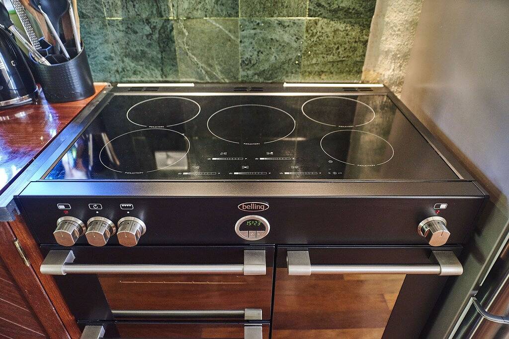 Großes 2-stöckiges Haus mit modernem Charme und 4 Betten in Suffolk Park, New South Wales