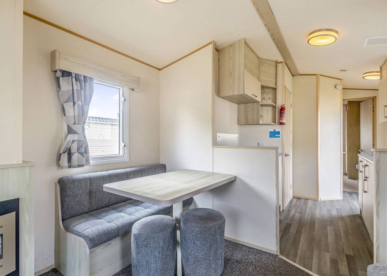 Bronze 2 Bedroom Caravan, Sleeps 4 in Clacton-on-Sea, Essex