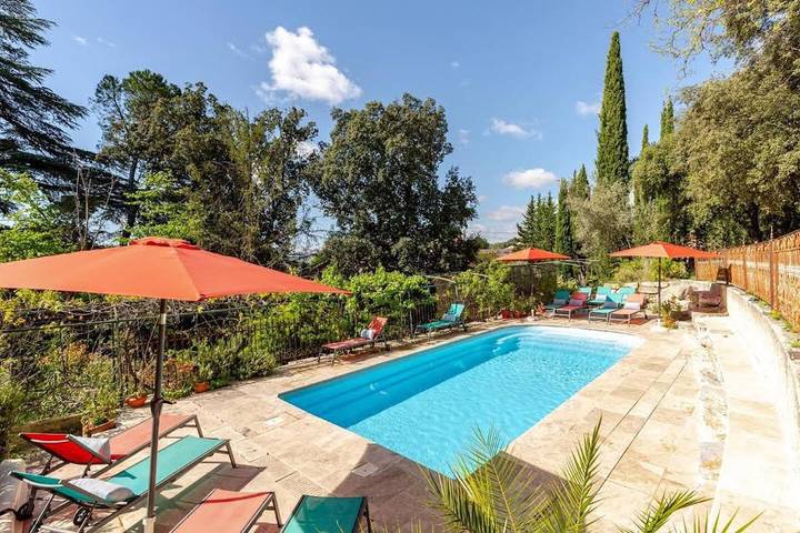 Chambre d’hôte pour 2 personnes, avec sauna et piscine ainsi que jardin et jacuzzi