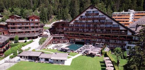 Hôtel pour 2 personnes, avec sauna et jardin ainsi que vue et piscine, animaux acceptés à Lens (Suisse)