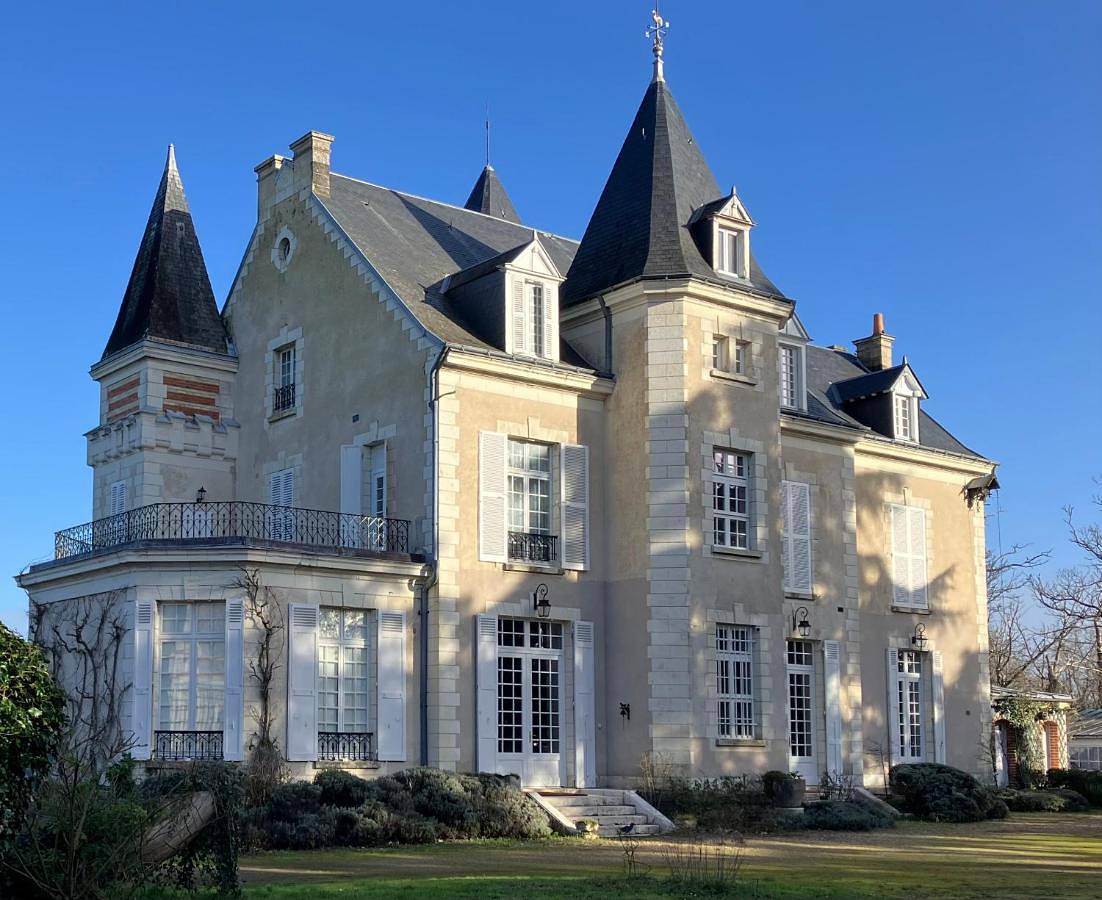 Le château La Villaine Magnifique château au cœur de la Touraine in Esvres, Région de Tours