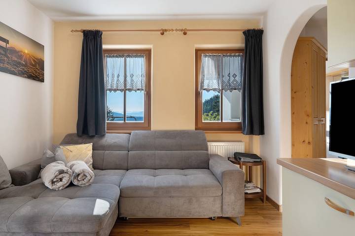 Ganze Wohnung, Apartment „4 Latemar“ mit Bergblick, Gemeinschaftsgarten und WLAN in Welschnofen, Dolomiti Superski