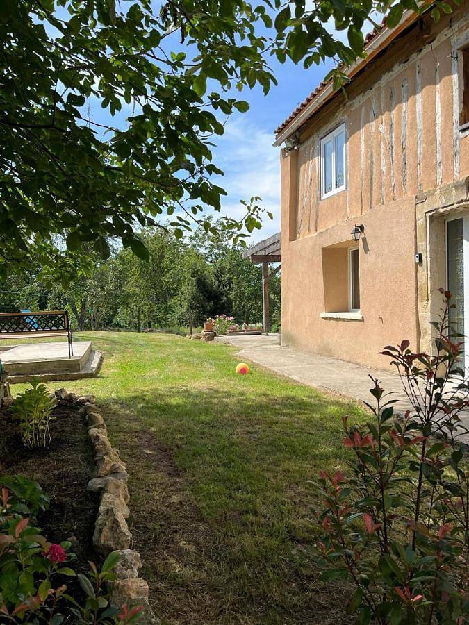 Corps de ferme Gers in Saint-Blancard, Gers