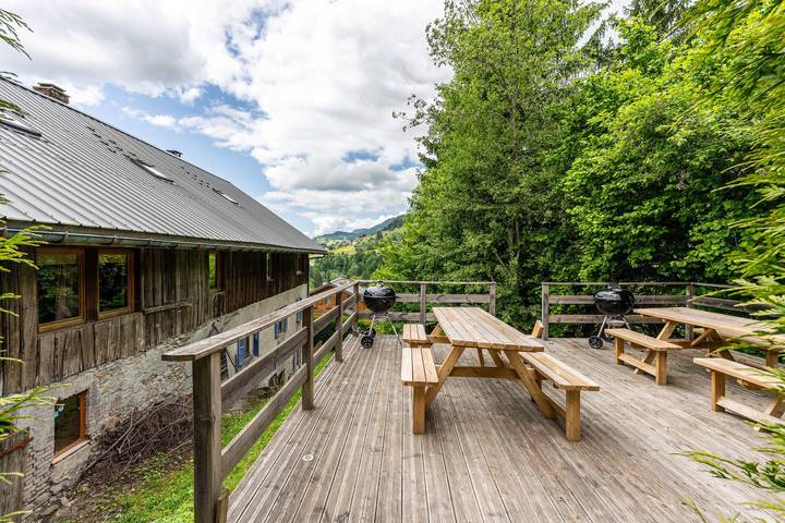 Appartement entier, Appartement "Le Chamois" avec terrasse partagée, balcon et Wi-Fi in Flumet, Région d'Albertville