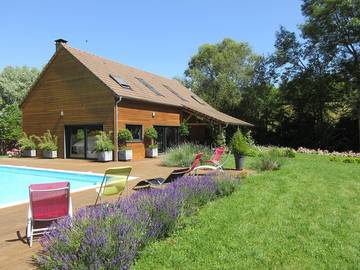 Chambre d’hôte pour 6 personnes, avec vue sur le lac ainsi que piscine et jardin dans le Cher