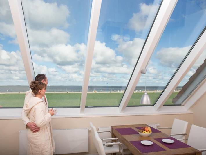 Ferienwohnung für 3 Personen, mit Balkon und Pool sowie Sauna in Neuharlingersiel