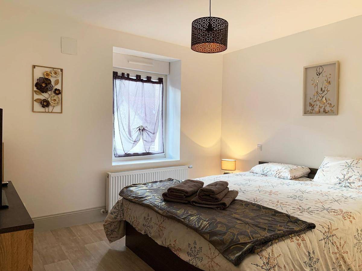 Appartement entier, Two-Bedroom Apartment in Le Val-d'Ajol, Parc naturel régional des Ballons des Vosges