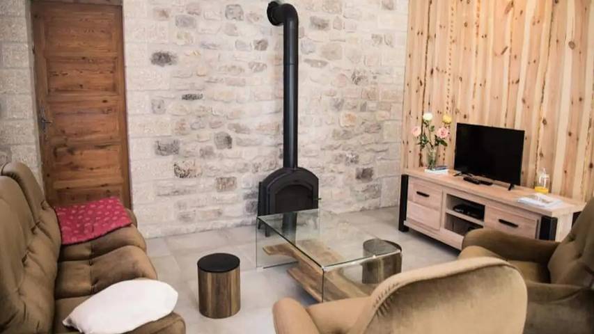 Gîte pour 7 personnes, avec piscine et jardin à Auroux (Lozère) - 4