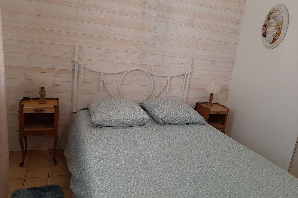 Villa in Provence, swimming pool, spa, sauna, between Cassis, Marseille Aix en Provence  in Auriol, Marsella region