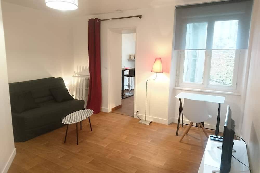 Appartement entier, Agréable studio tout confort avec cour privative in Lorient, Côte des Mégalithes