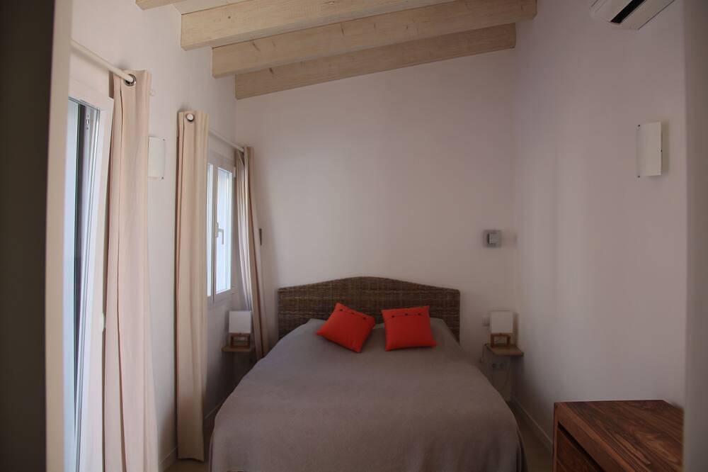 Villa belles prestations Port d'Addaia, fantastique vue, piscine privée. in Port d'Addaia, Es Mercadal