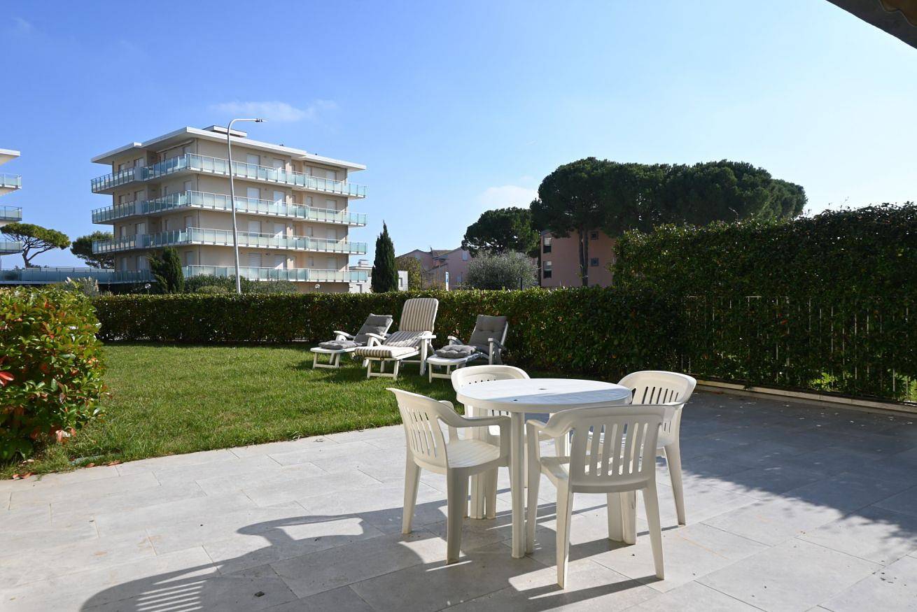 Appartement entier, M251 - Marcelli, three-room apartment with garden 100m from the sea in Riviera del Conero