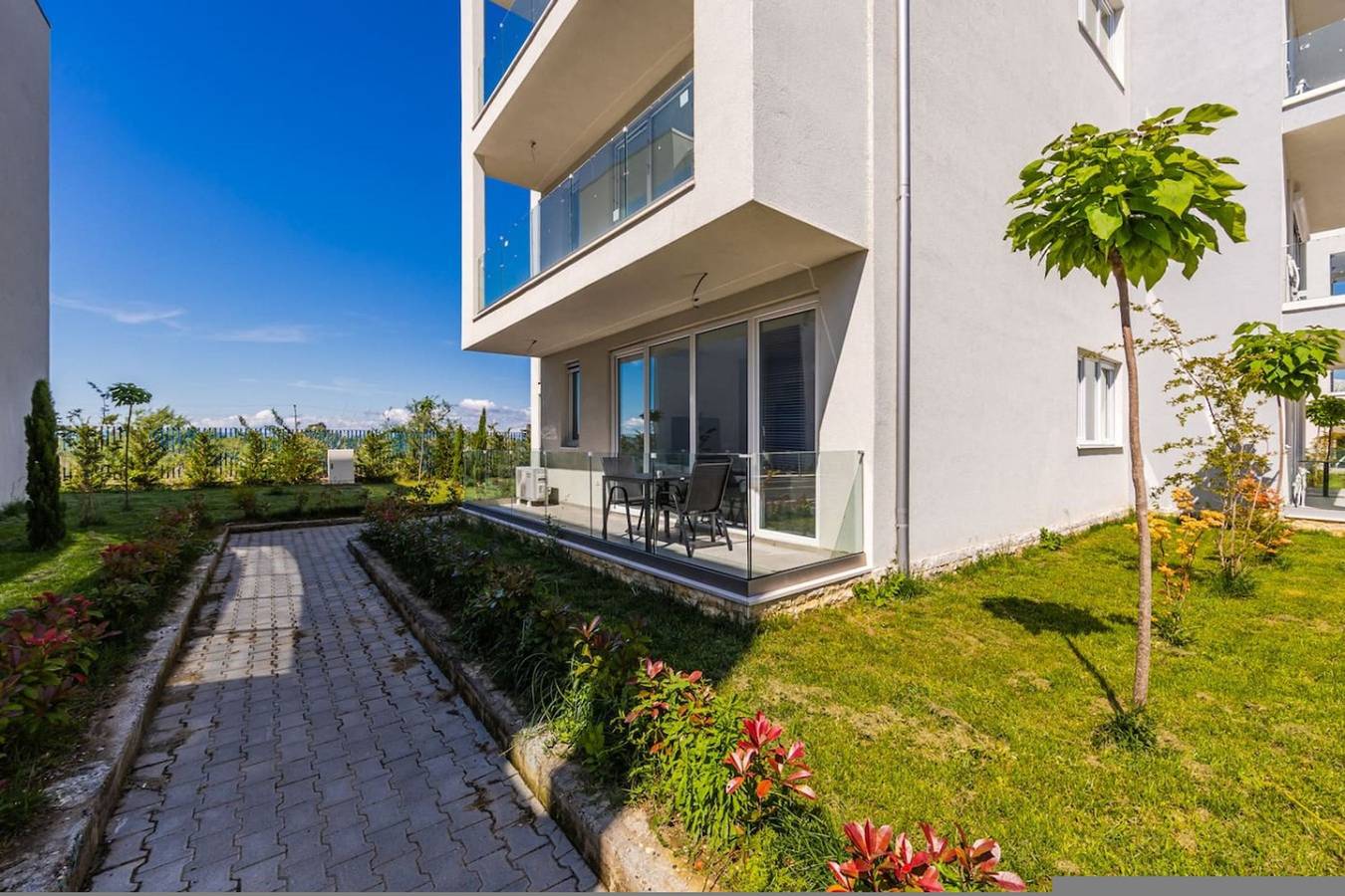 Ganze Wohnung, Le Bleu Apartment | Pool & Beach in Shënkoll, Lezhë