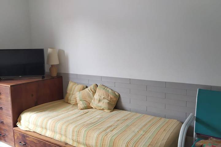 Gîte pour 5 personnes, avec piscine ainsi que terrasse et jardin dans Plage Du Pradeau - 2