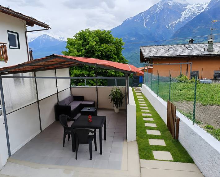 Entire studio, Studio 'Nel Cuore Della Via Francigena' with Mountain View and Private Garden in Quart, Wallisian Alps