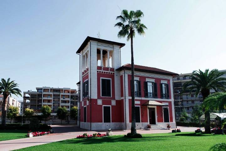 Casa vacanza per 7 persone, con Terrazza e Giardino a Cerignola