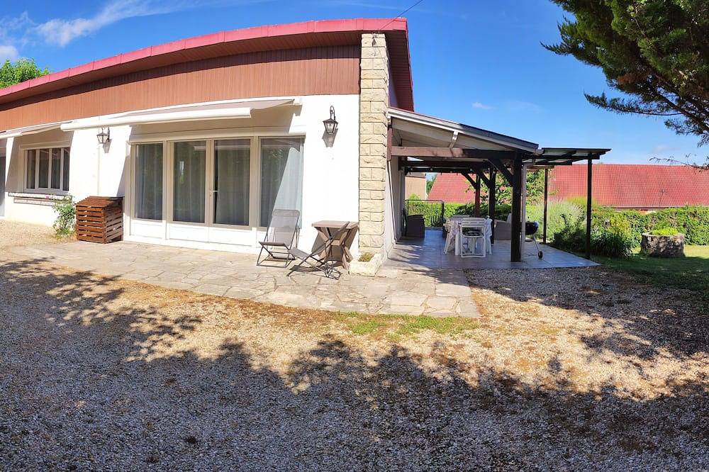 Villa des Petites Chaumes in Avallon, Arrondissement d'Avallon