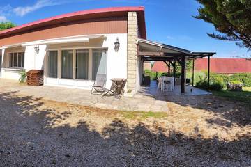 Location de vacances pour 6 personnes, avec terrasse et jardin, animaux acceptés à Avallon