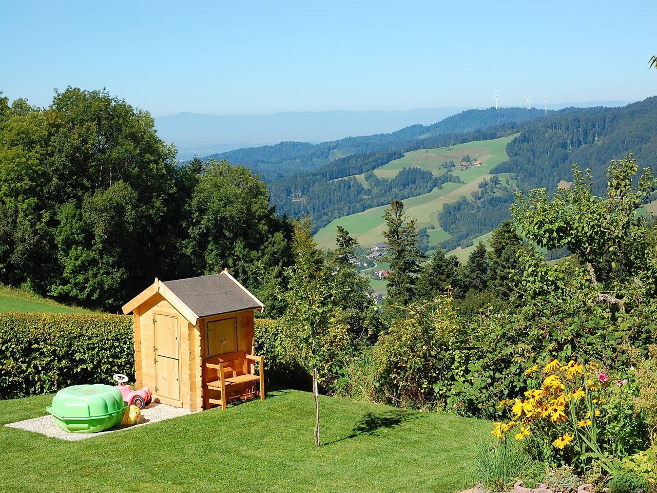 Ganze Wohnung, Ferienwohnung 'Gartenblick' mit Bergblick, privater Terrasse und Wi-Fi in St. Peter, Südschwarzwald