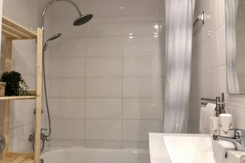 Apartamento inteiro, Cozy & Stylish 900M from the beach 🏖 in Albufeira, Distrito de Faro