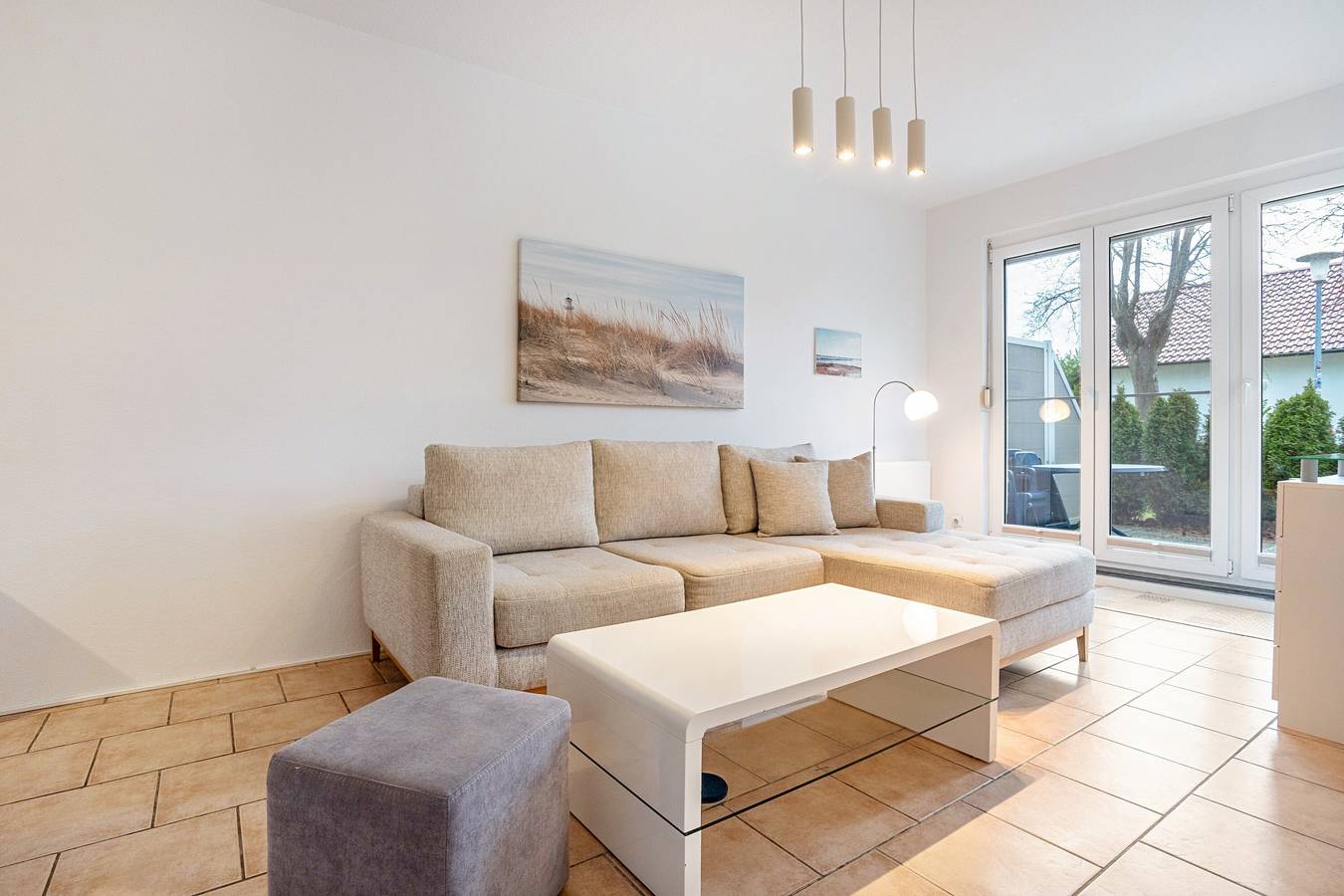 Entire apartment, Apartment 'Haus Annelie Fewo 01' with Private Terrace, Shared Garden and Wi-Fi in Dranske, Ruegen