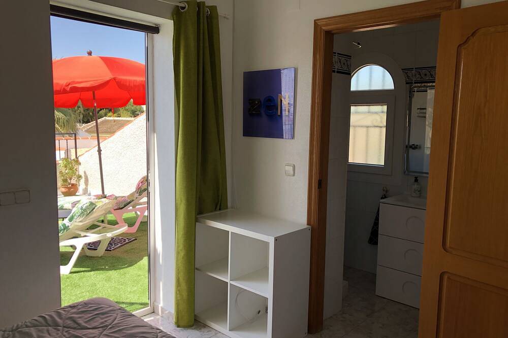 Sehr schöne Villa mit Pool und Terrassen, 500 m vom Strand entfernt (8 Personen) in Los Narejos, Los Alcázares
