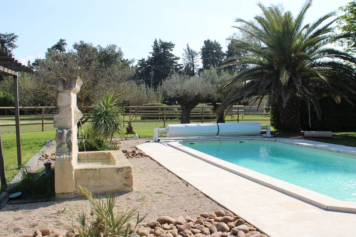 Chambre d’hôte pour 2 personnes, avec Jardin et Piscine à Châteaurenard