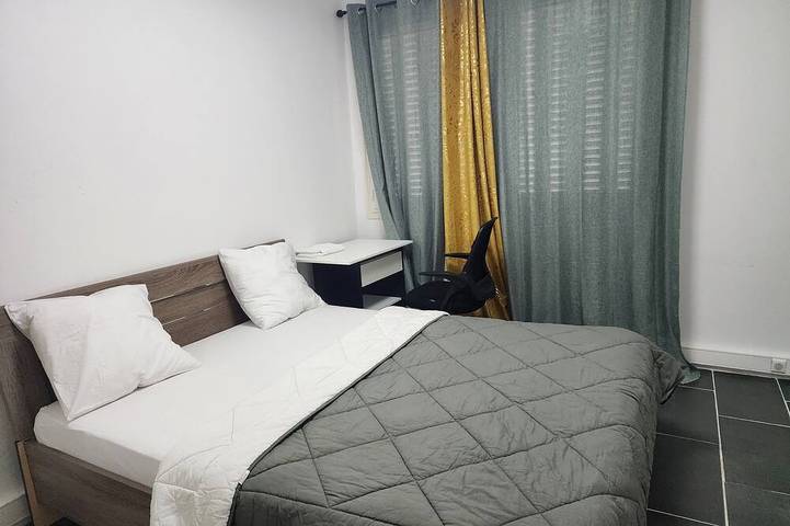 Ganze Wohnung, Spacious, bright 3-bedroom T4 apartment-Calm, comfortable & within easy reach of downtown in Besançon, Doubs