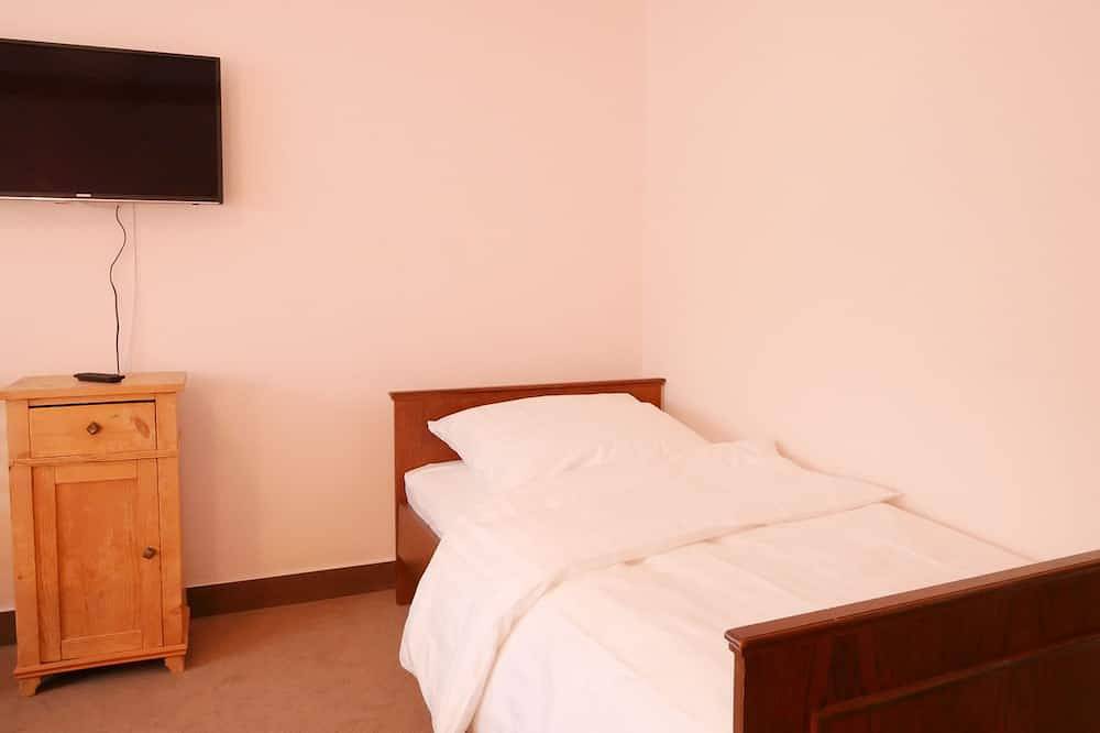 Apartamento inteiro, Triple room with shower and Wc in Buhlertal, Central Black Forest