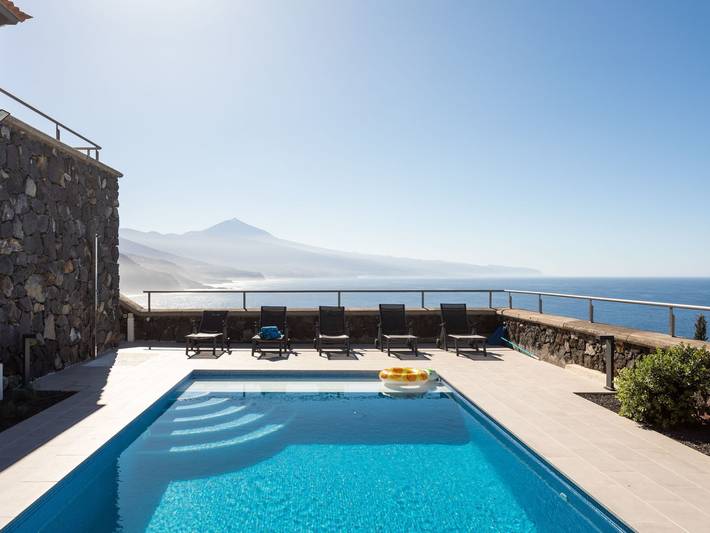 Ferienhaus für 5 Personen, mit Terrasse und Garten sowie Pool in Juan Fernández