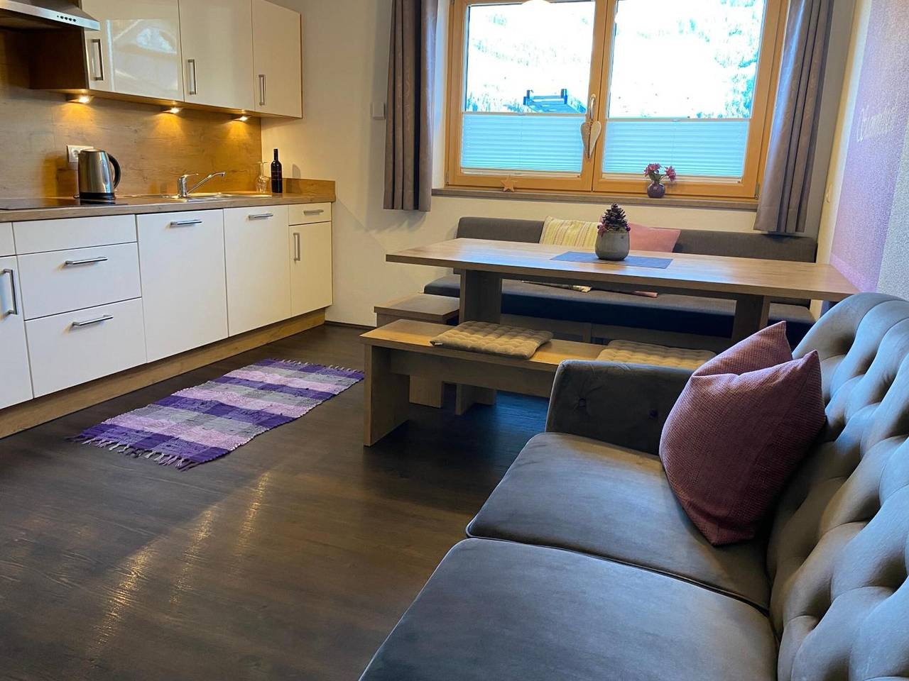 Ganze Wohnung, Ferienwohnung 'Mario' mit Bergblick, privater Terrasse und Wi-Fi in Tuxer Alpen, Hippach