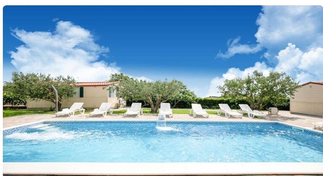 Ivas Mobile Homes & Heated Pool in Pakostane, Zadar