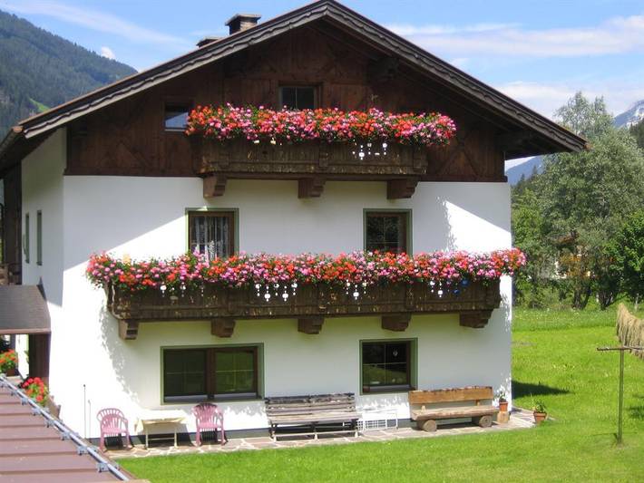 Ferienwohnung für 5 Personen, mit Balkon und Ausblick in Neustift im Stubaital - 2