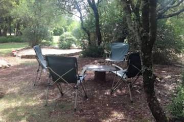 Gîte pour 5 personnes, avec terrasse et jardin à Méjannes-le-Clap