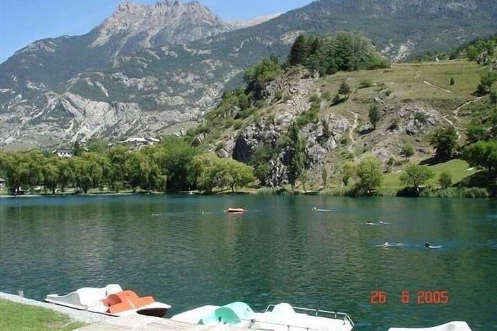 Gîte pour 4 personnes, avec terrasse et jardin à La Roche-de-Rame