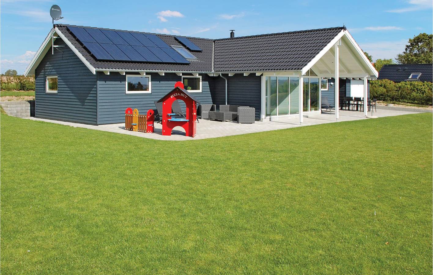 Feriehus for 8 personer med terrasse in Følle Strand, Djursland