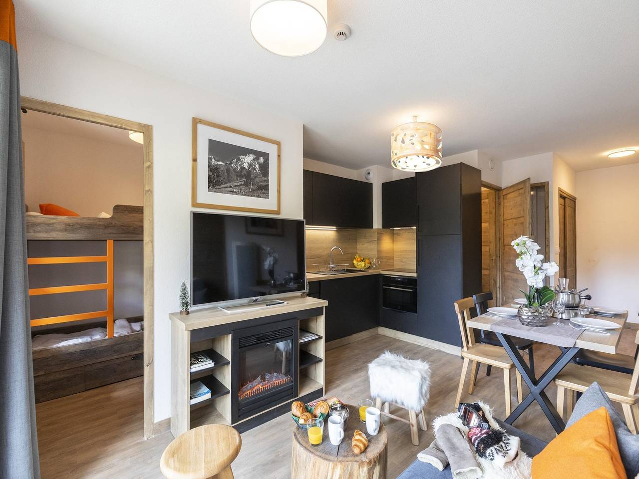 Entire apartment, Apartment in Les Deux Alpes with Alpine Views in Vénosc, Les Deux Alpes