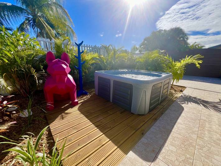 Villa pour 12 personnes, avec jacuzzi et terrasse ainsi que piscine et jardin en Guadeloupe - 4
