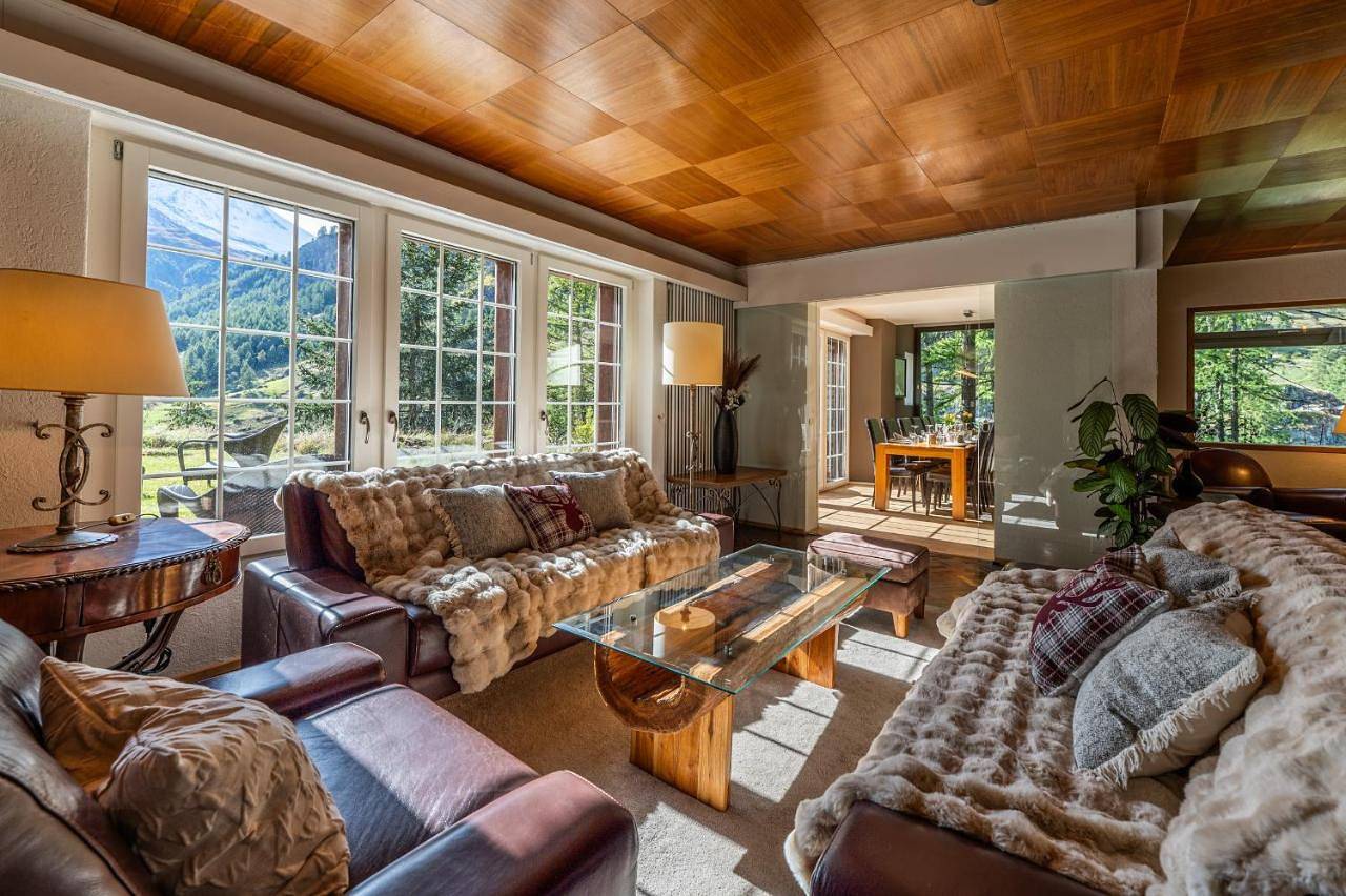 Chalet Les Ecureuils by Inspiringplaces Zermatt in Zermatt, Walliser Alpen
