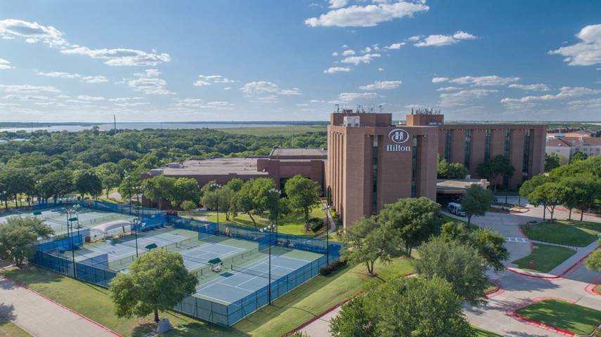 Hôtel pour 4 personnes, avec piscine ainsi que jacuzzi et jardin