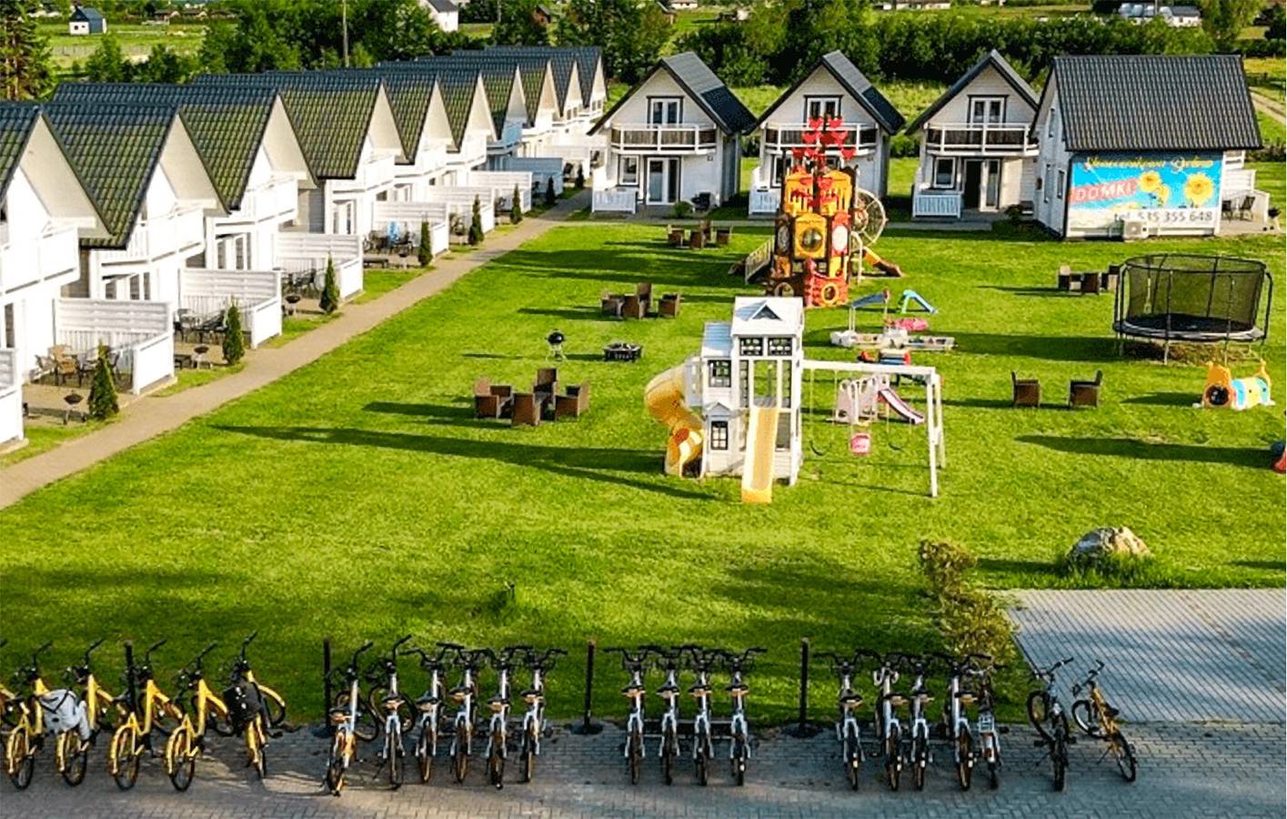 Ferienhaus für 8 Personen mit Terrasse in Sarbinowo, Powiat Koszaliński